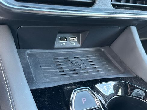 New 2025 VinFast VF 8 Plus image 30