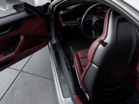 Certified 2024 Porsche 911 Carrera GTS image 23