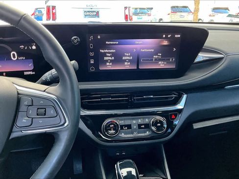 Used 2025 Buick Envista Sport Touring w/ Experience Buick Package image 6
