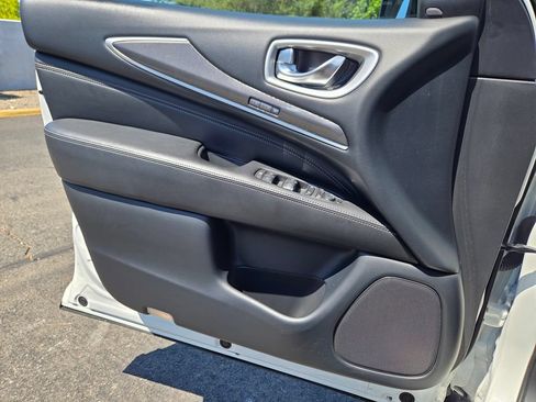 Used 2019 INFINITI QX60 Luxe w/ Essential Package FWD image 17