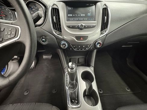 Used 2016 Chevrolet Cruze LT w/ Convenience Package image 18