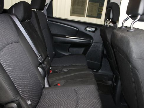 Used 2019 Dodge Journey SE w/ Connectivity Group FWD image 23