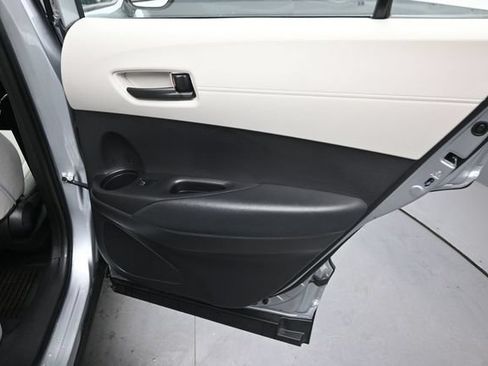 Used 2026 Toyota Corolla Cross L AWD/4WD image 19