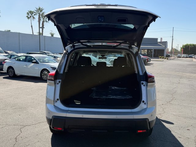 Used 2024 Nissan Rogue S AWD/4WD image 7