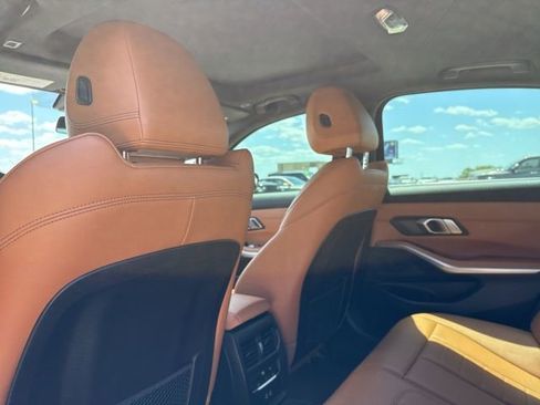 Used 2021 BMW 330i Sedan w/ Premium Package image 11