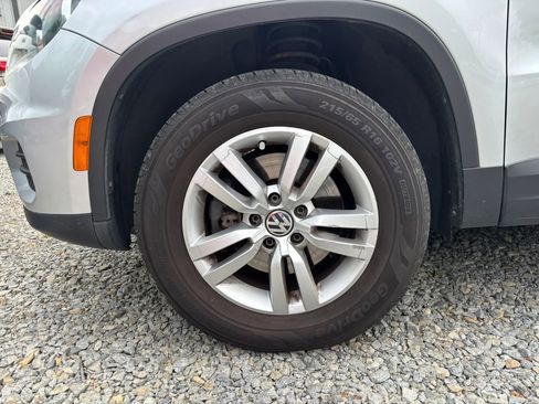 Used 2017 Volkswagen Tiguan S FWD image 11