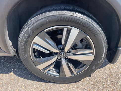Certified 2023 Nissan Rogue Platinum FWD image 18