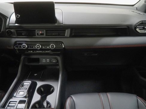 New 2025 Honda Pilot TrailSport image 34