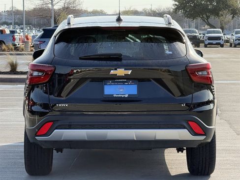 Certified 2025 Chevrolet Trax LT image 5