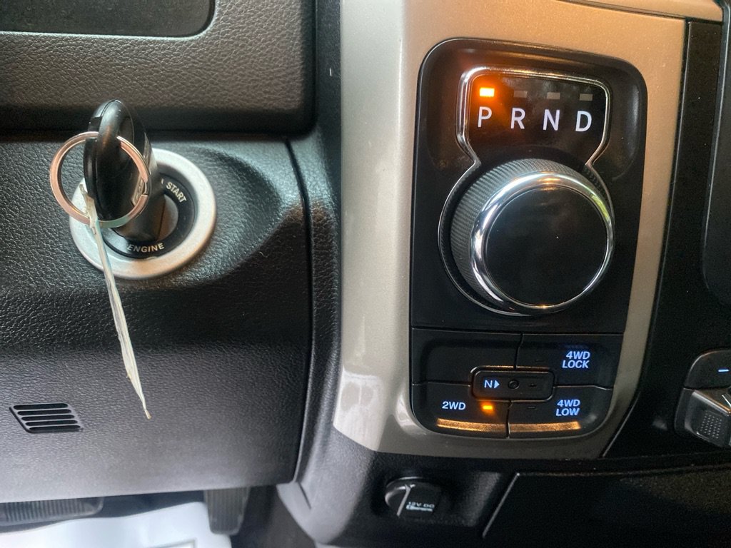 Used 2016 RAM 1500 Classic SLT AWD/4WD image 16