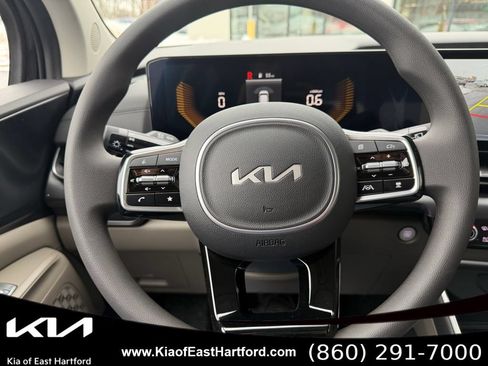 New 2026 Kia Carnival LX FWD image 35