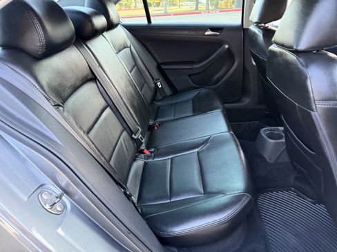 Used 2011 Volkswagen Jetta S image 14
