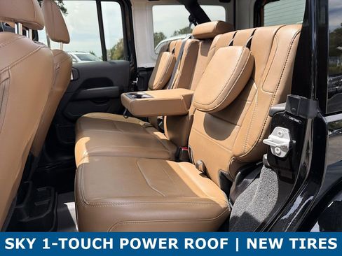 Used 2023 Jeep Wrangler Unlimited Sahara w/ Cold Weather Group AWD/4WD image 30