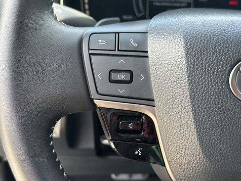 Used 2025 Toyota Camry SE FWD image 41