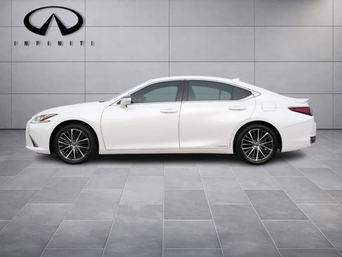 Used 2022 Lexus ES 300h w/ Premium Package image 4