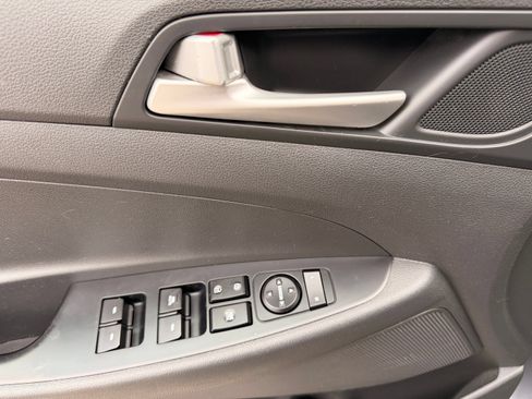 Used 2019 Hyundai Tucson Value AWD/4WD image 12