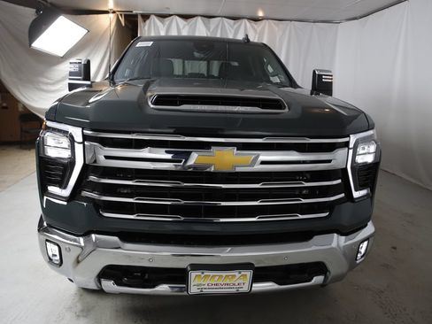 New 2026 Chevrolet Silverado 3500 LTZ w/ LTZ Premium Package AWD/4WD image 7