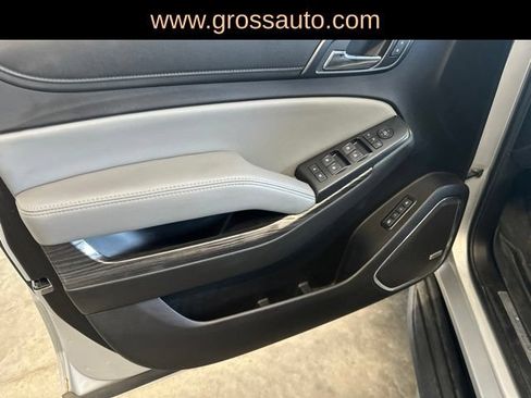 Used 2018 Chevrolet Suburban LT w/ Luxury Package AWD/4WD image 14