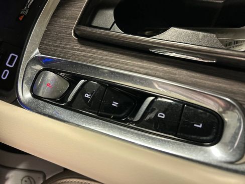 Used 2023 Buick Enclave Avenir w/ Avenir Technology Package FWD image 20