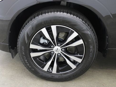 Used 2024 Volvo XC60 B5 Core AWD/4WD image 30