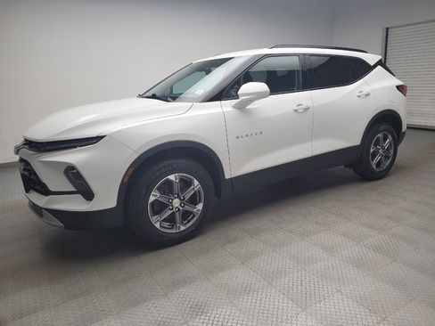 Used 2023 Chevrolet Blazer LT w/ Convenience Package FWD image 2