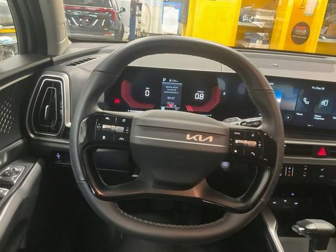 Certified 2026 Kia Sorento LX FWD image 16