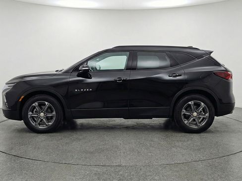Used 2025 Chevrolet Blazer LT FWD image 5