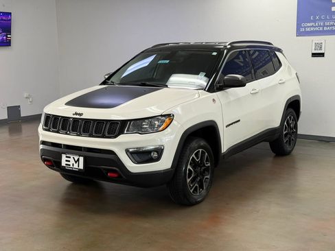 Used 2019 Jeep Compass Trailhawk AWD/4WD image 4