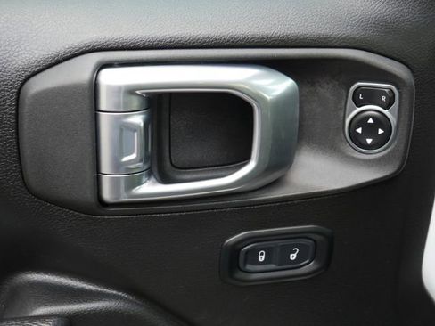 Used 2024 Jeep Wrangler Unlimited Sport AWD/4WD image 12