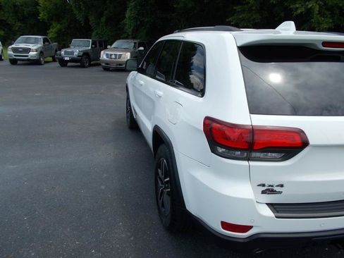 Used 2021 Jeep Grand Cherokee Trailhawk w/ Premium Lighting Group AWD/4WD image 4