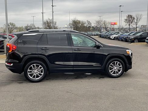 Used 2023 GMC Terrain SLT FWD image 8