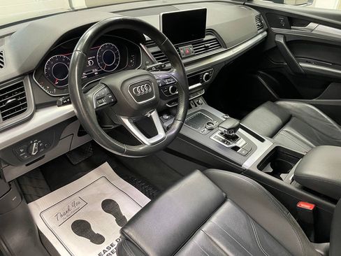 Used 2020 Audi Q5 2.0T Titanium Premium Plus w/ Premium Plus Package AWD/4WD image 13
