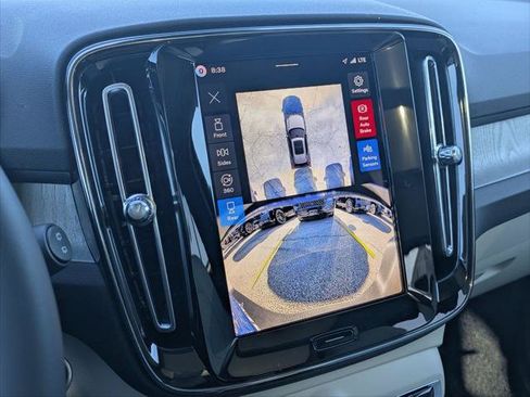 New 2026 Volvo XC40 B5 Ultra w/ Climate Package AWD/4WD image 10
