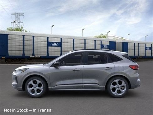 Used 2023 Ford Escape ST-Line w/ Tech Pack #1 FWD image 3