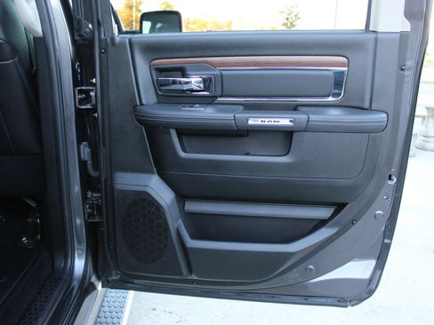 Used 2016 RAM 1500 Laramie w/ Convenience Group image 26