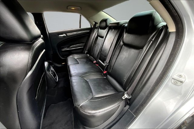 Used 2021 Chrysler 300 Touring L RWD image 22