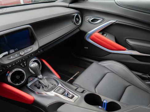 Used 2019 Chevrolet Camaro SS image 16