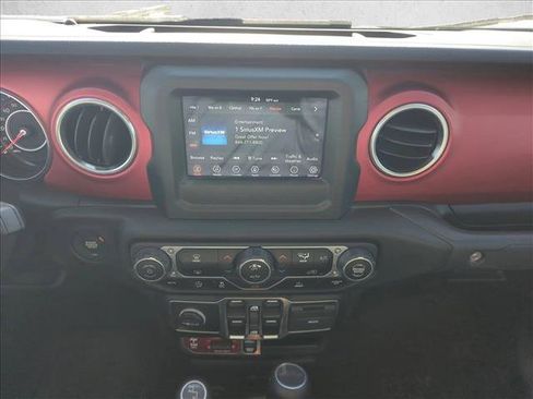 Used 2021 Jeep Gladiator Rubicon AWD/4WD image 13