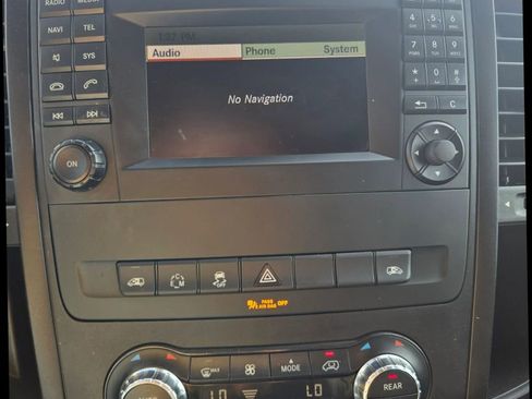 Used 2018 Mercedes-Benz Metris Passenger image 24