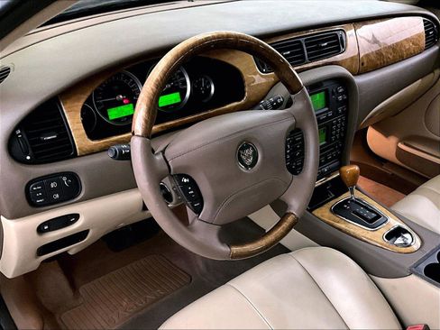 Used 2005 Jaguar S-TYPE 4.2 image 12