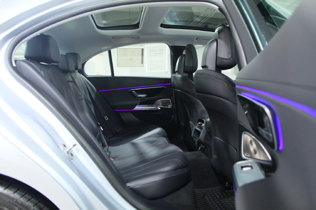 Used 2026 Mercedes-Benz E 350 4MATIC Sedan image 25