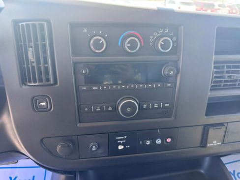 Used 2018 Chevrolet Express 2500 Extended RWD image 14