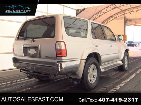 Used 2002 Toyota 4Runner SR5 RWD image 1