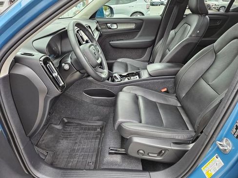 Certified 2024 Volvo XC40 B5 Plus w/ Climate Package AWD/4WD image 17
