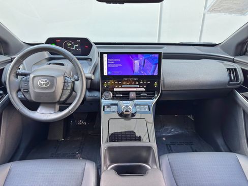 Used 2024 Toyota bZ4X FWD image 12