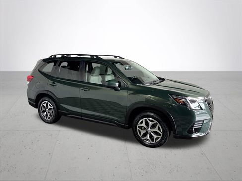 Used 2024 Subaru Forester Premium AWD/4WD image 4