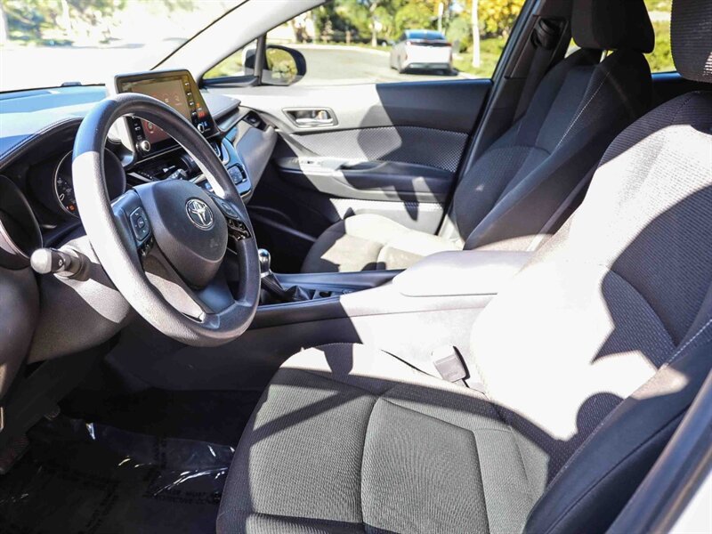 Used 2019 Toyota C-HR LE FWD image 24