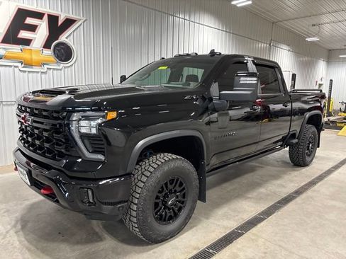 Used 2026 Chevrolet Silverado 2500 ZR2 w/ LPO, Dark Essentials Package AWD/4WD image 5