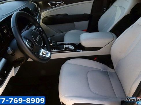 Used 2023 Kia Sportage EX image 12