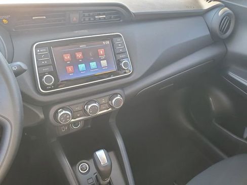 Certified 2025 Nissan Kicks Play S image 21